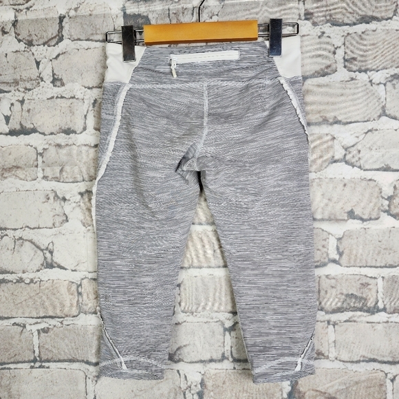 Lululemon Run Fast and Free Ruffle Crop  Wee Are From Space White Combo Size 4 - Picture 3 of 14